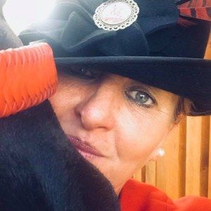 Meet your Posher, Debbie